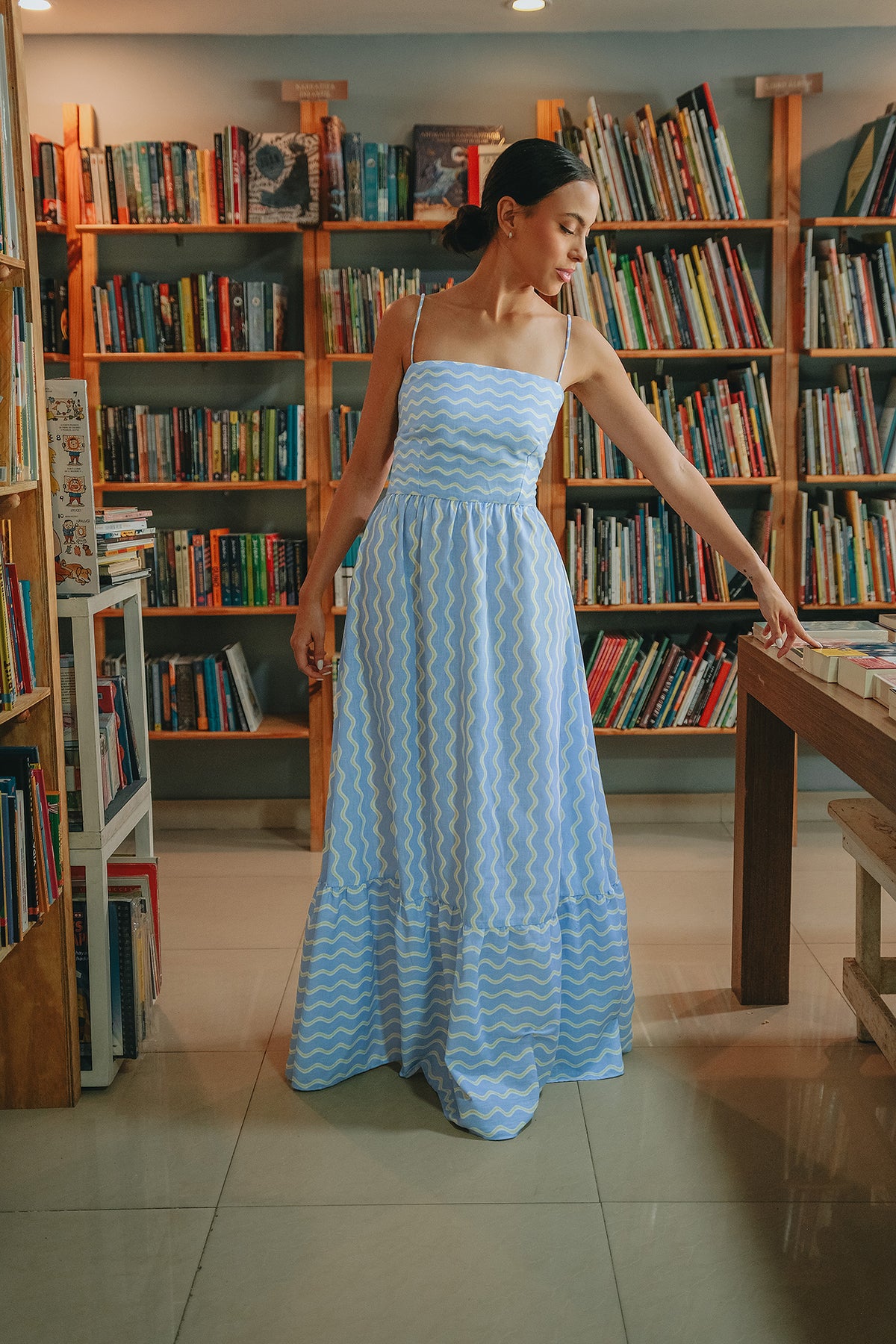 INSTINTO DRESS IN LINES